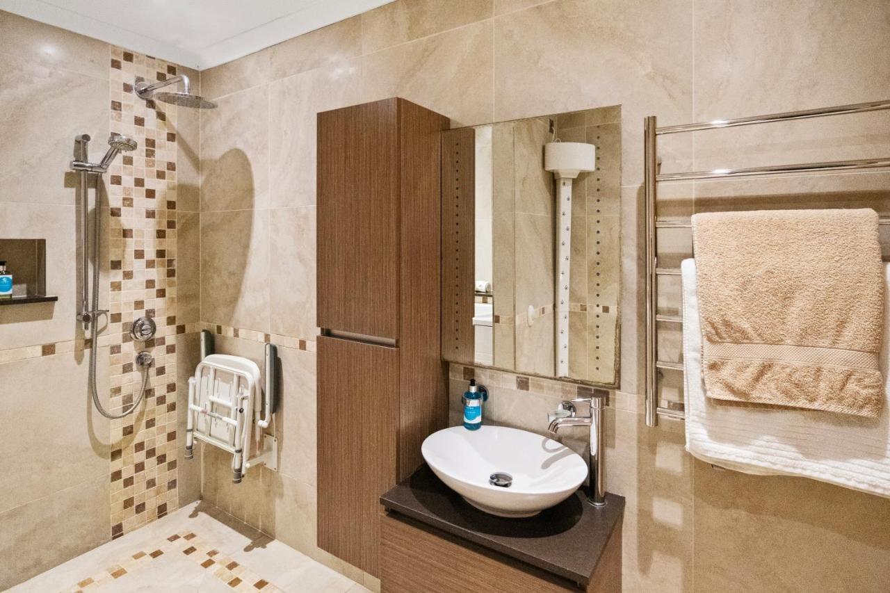 The Lodge - Studio Apartment'S Castel Buitenkant foto