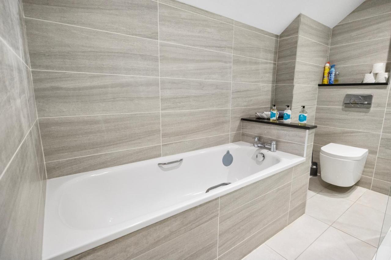 The Lodge - Studio Apartment'S Castel Buitenkant foto