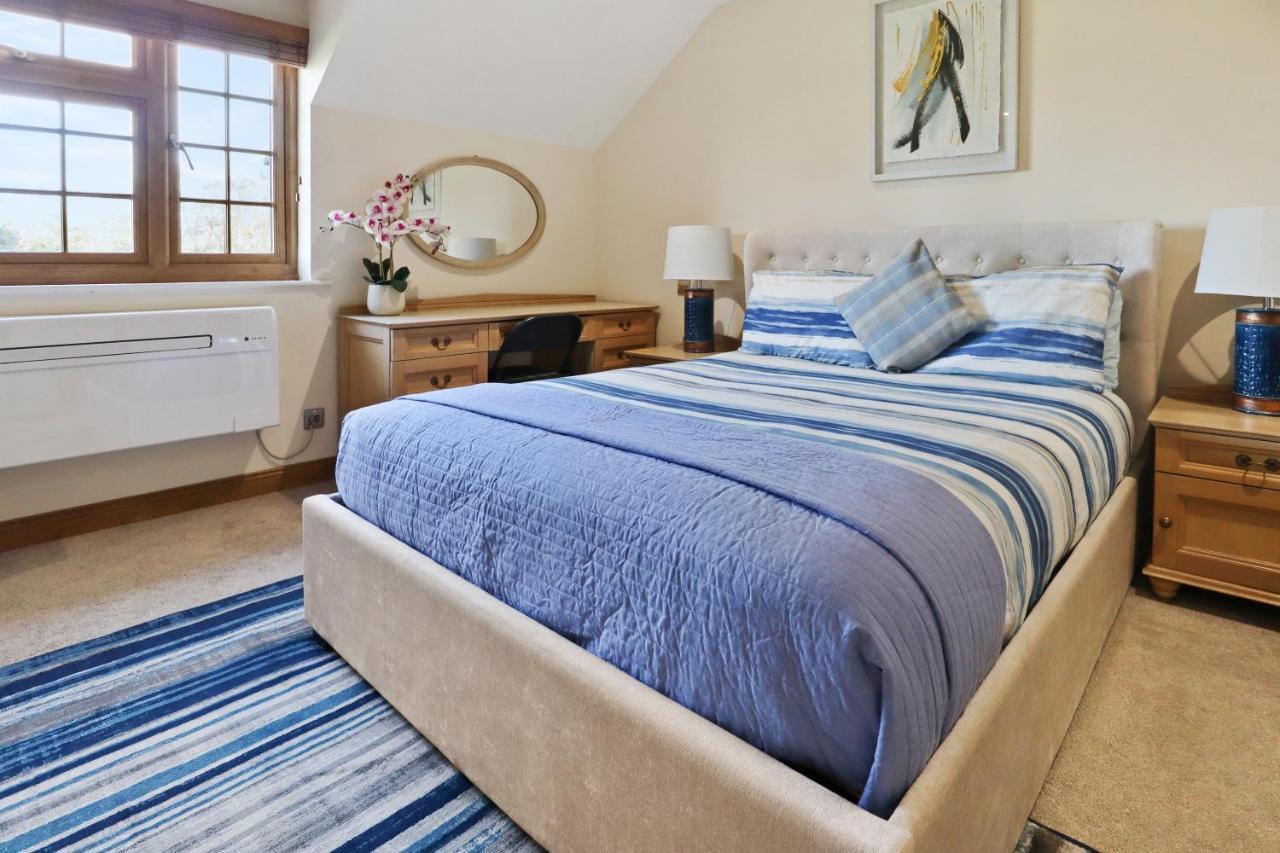The Lodge - Studio Apartment'S Castel Buitenkant foto